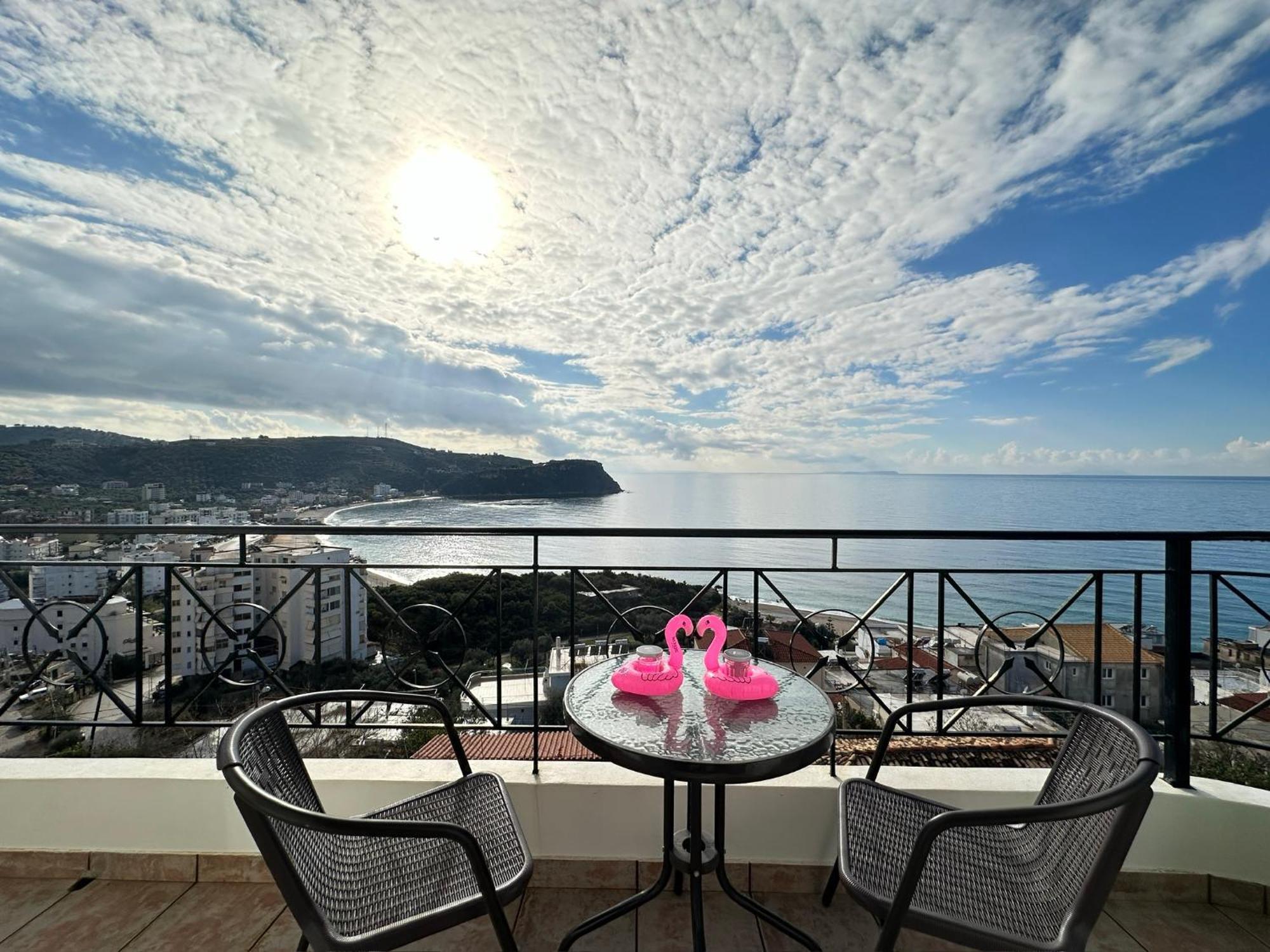 Roumers Himara Екстериор снимка