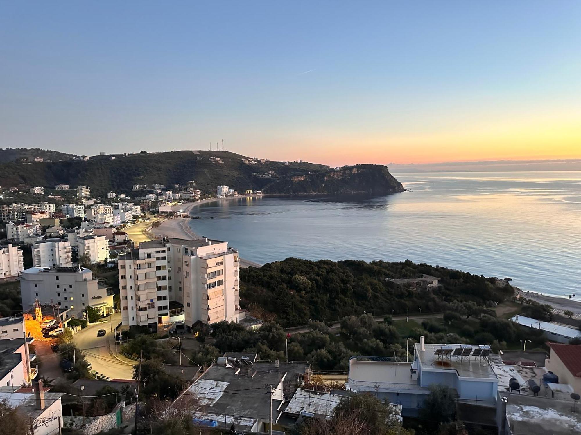 Roumers Himara Екстериор снимка