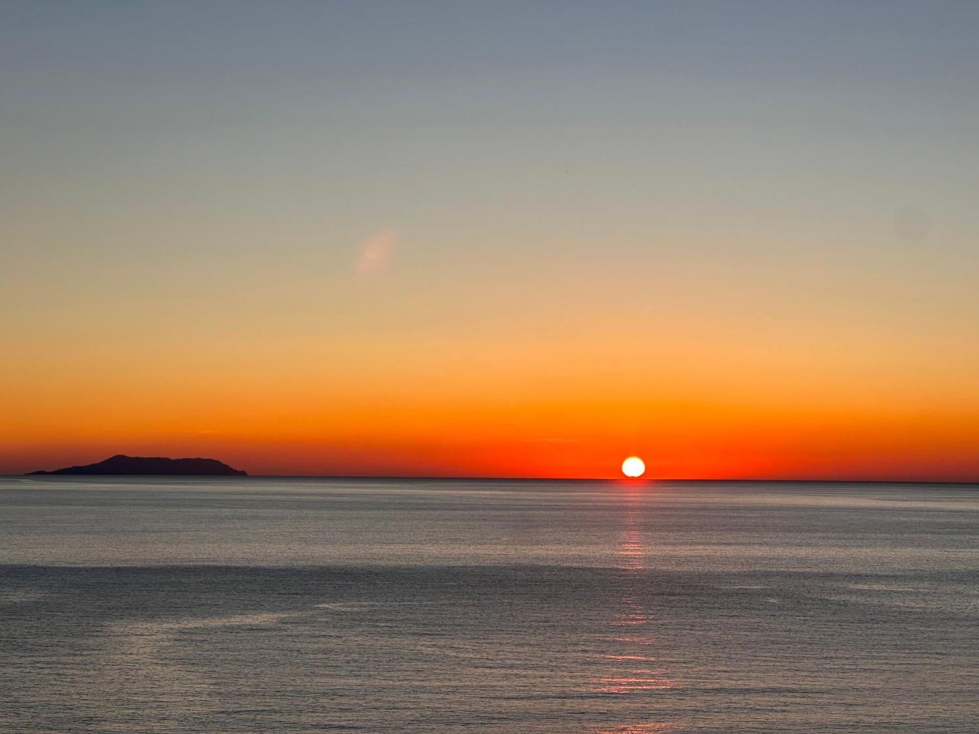 Roumers Himara Екстериор снимка