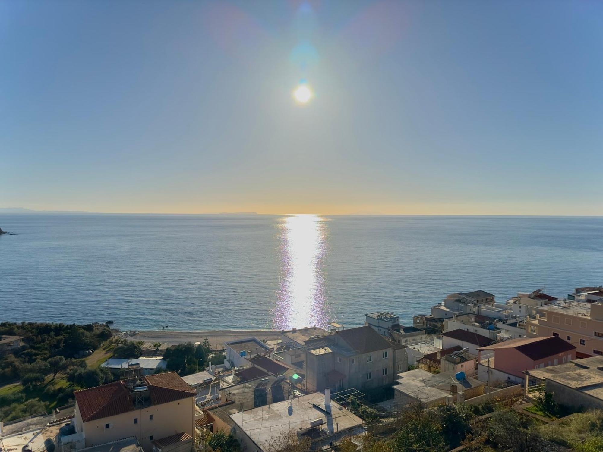 Roumers Himara Екстериор снимка