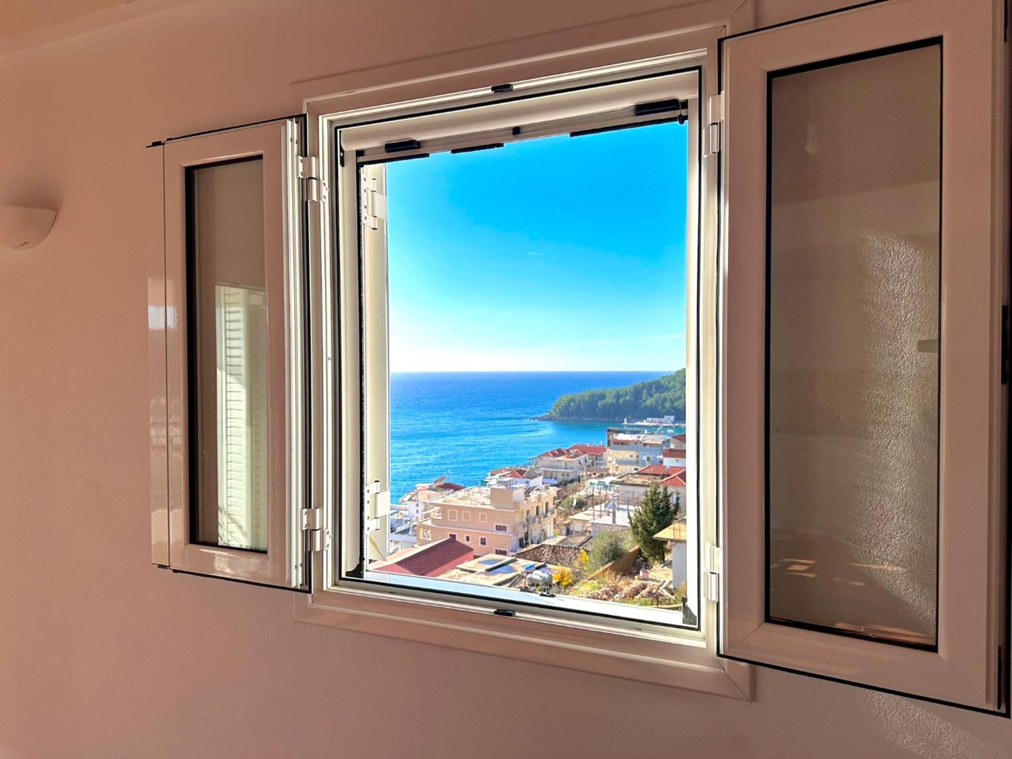 Roumers Himara Екстериор снимка
