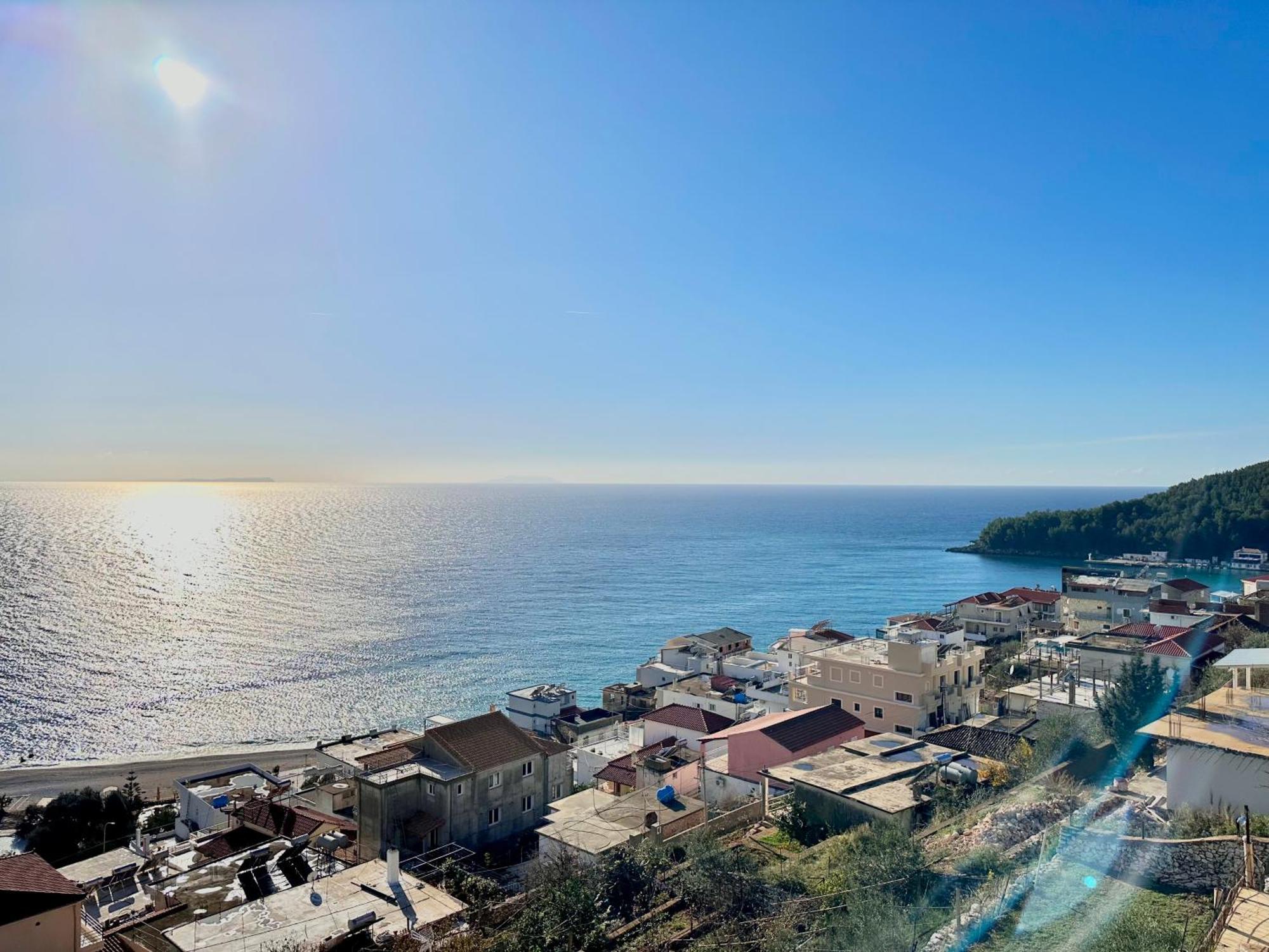 Roumers Himara Екстериор снимка